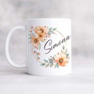 Hrnček s kvetinovým dizajnom a menom