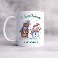 Detský vianočný hrnček – Veselé Vianoce, medvedík a snehuliak s menom