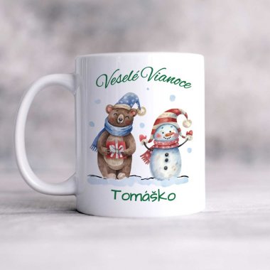 Detský vianočný hrnček – Veselé Vianoce, medvedík a snehuliak s menom
